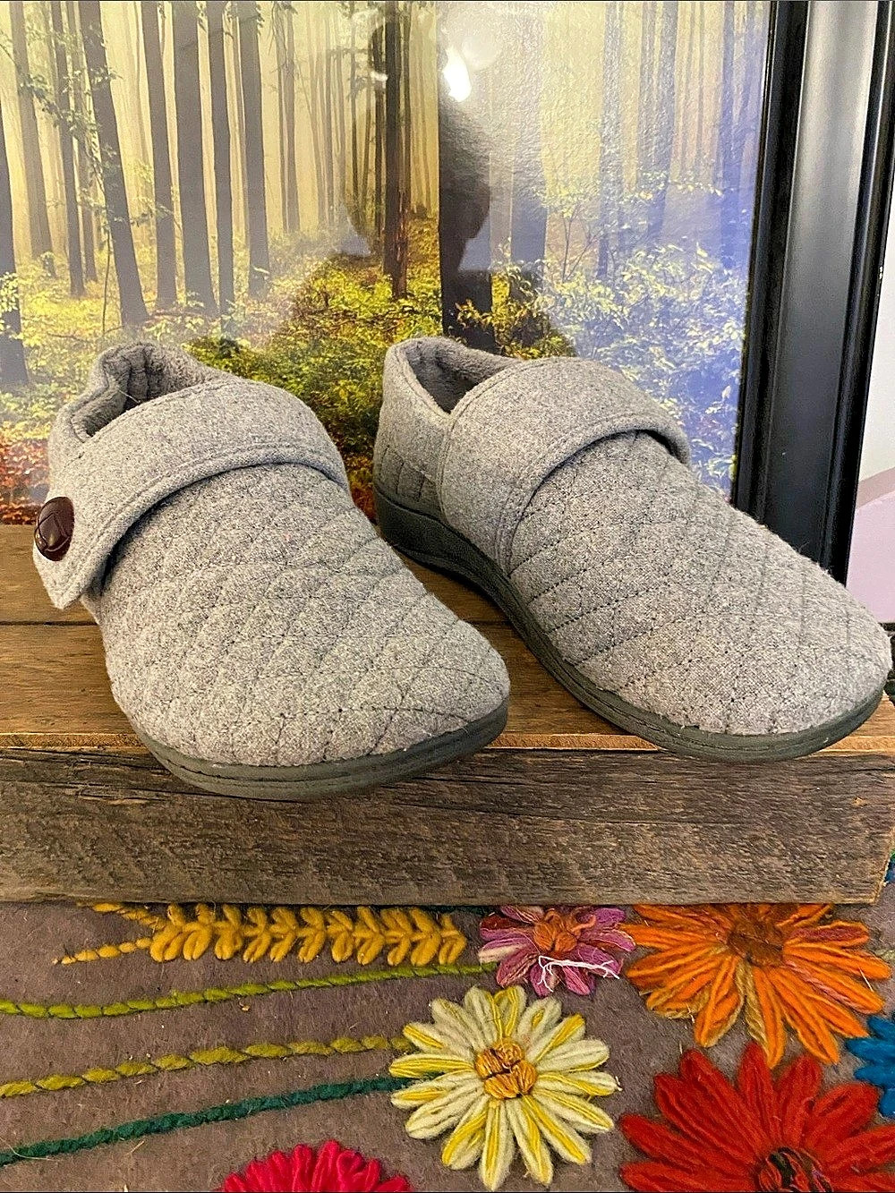 Vionic Jackie Gray Quilted Slippers US 8